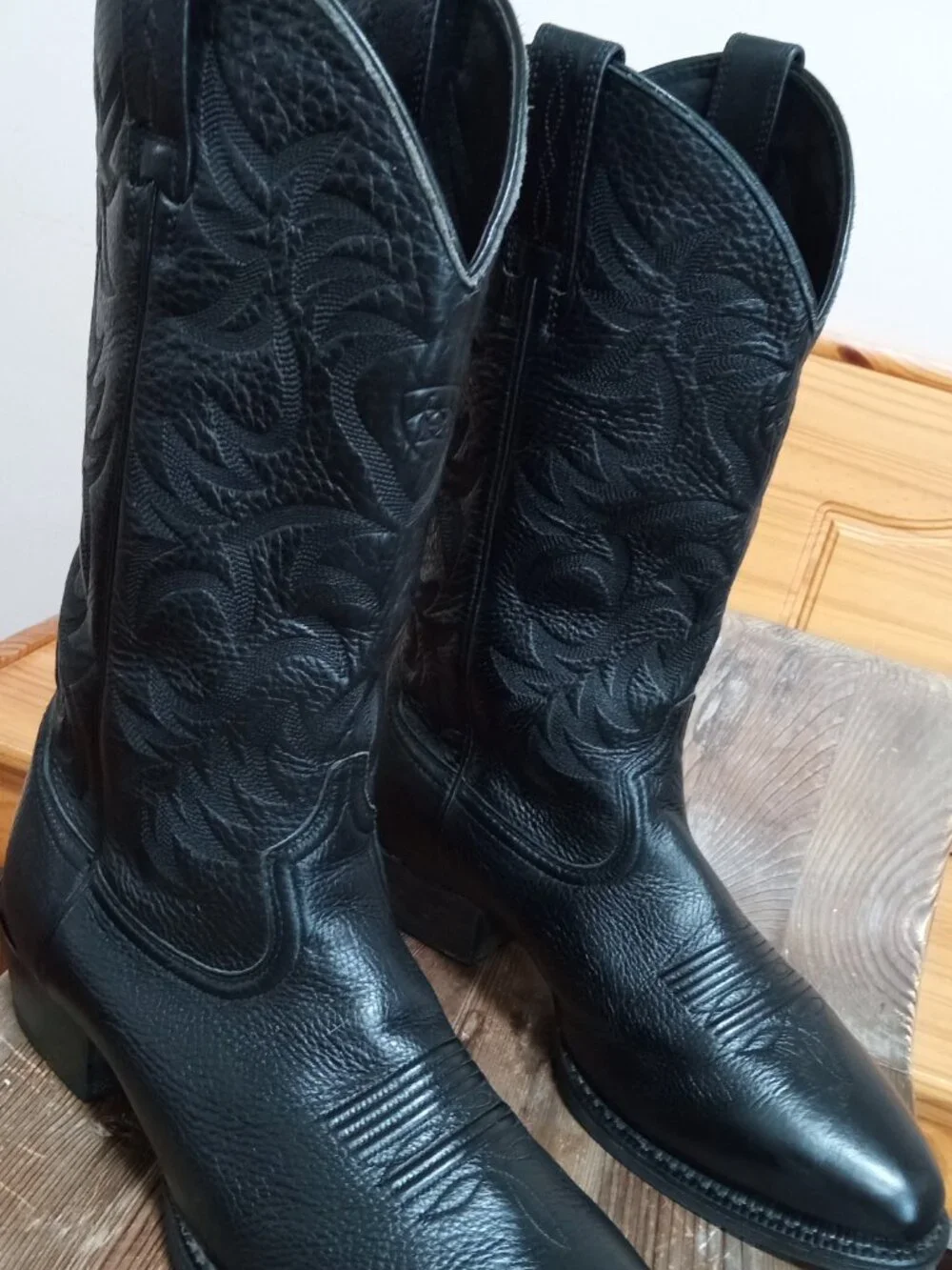 Ariat Men's Size 8 Heritage R Toe Western Boots
